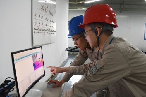 国网福州供电公司智能机器人助力数字峰会保电